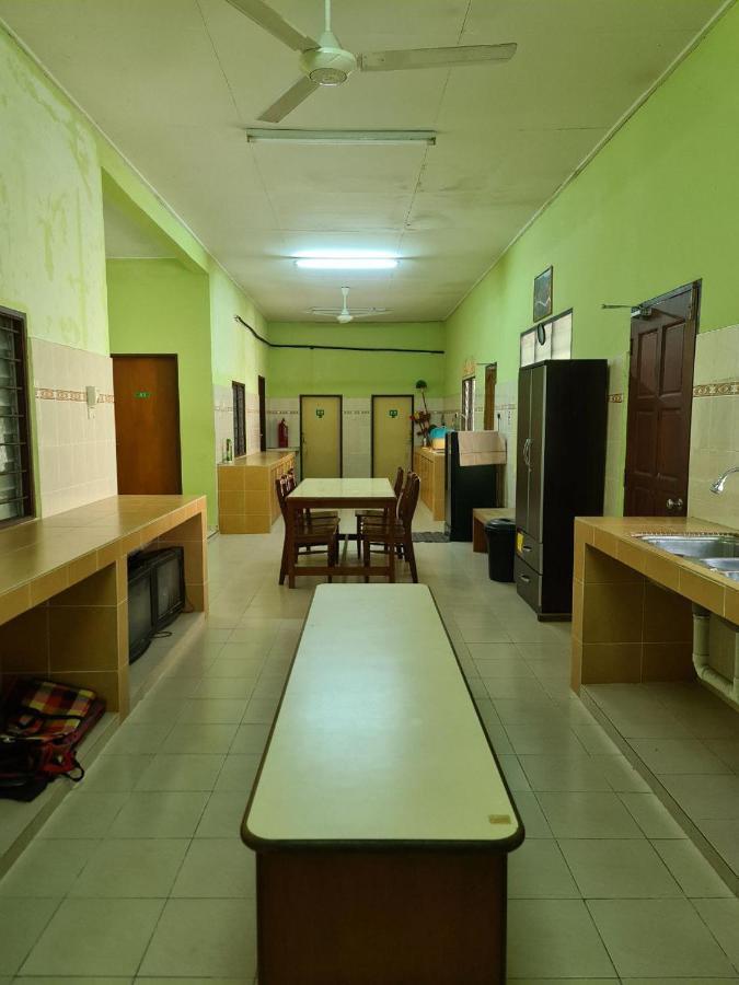 Penginapan Harmoni Inn Куала-Тренгану Екстер'єр фото